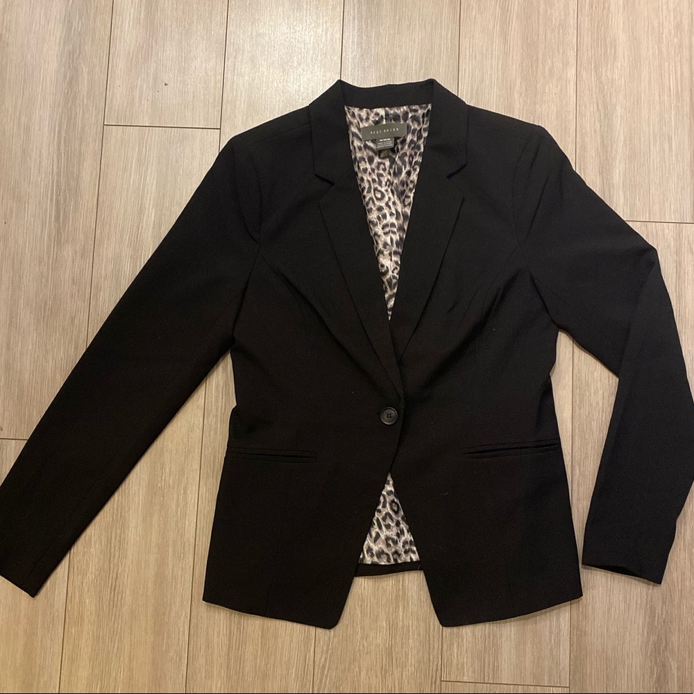 Black Women’s Blazer - Great Condition!